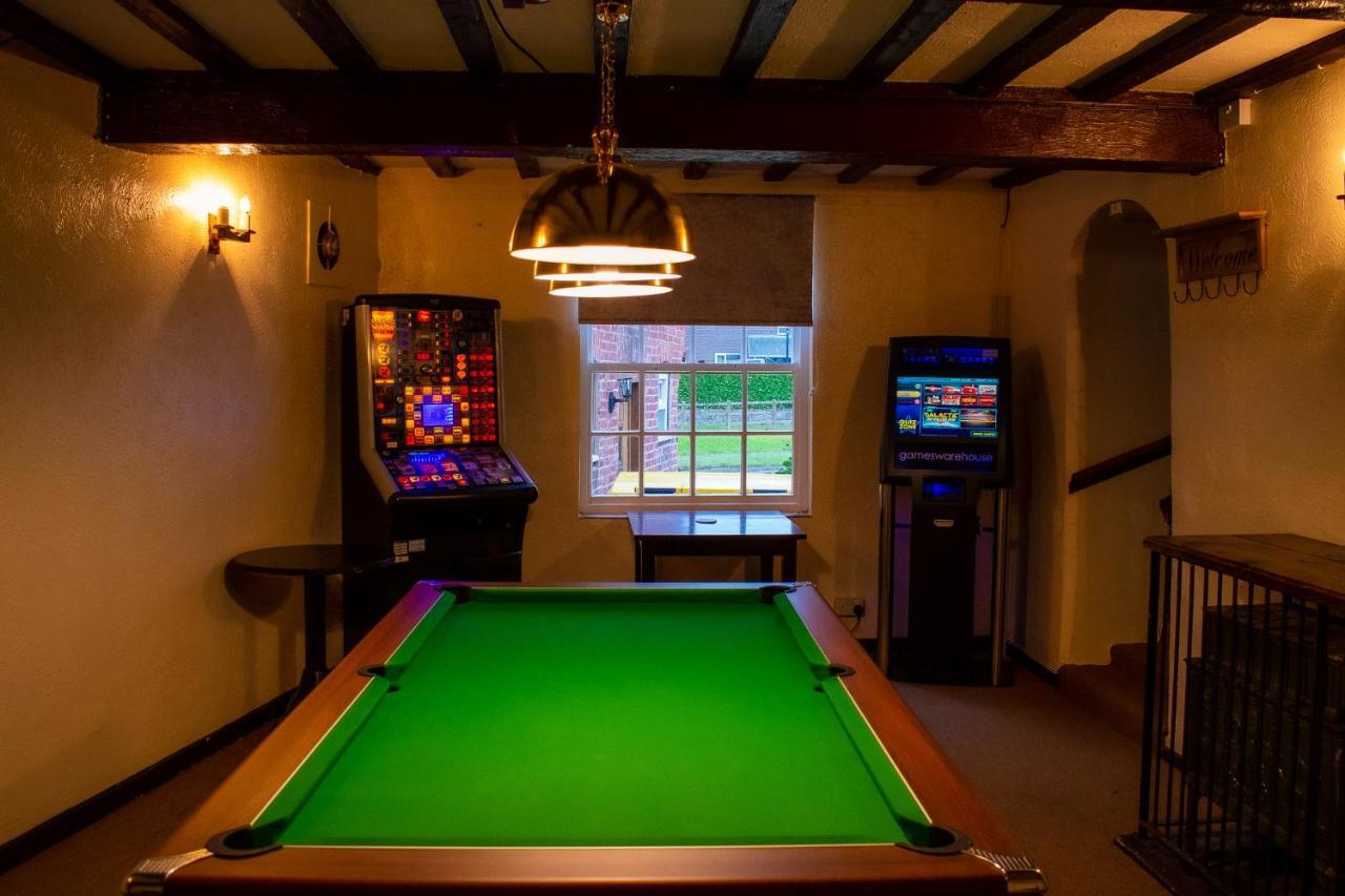 The Lion Hotel Llansantffraid-ym-Mechain Exteriér fotografie
